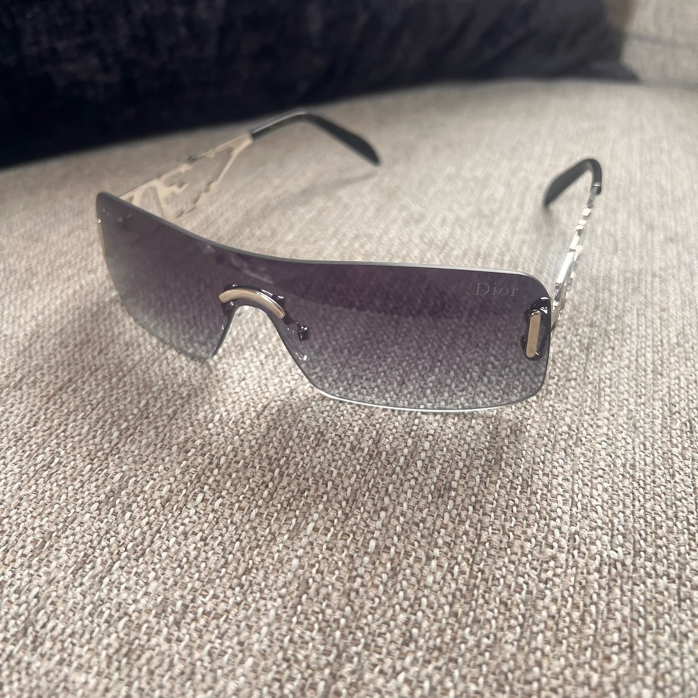 Dior Shield Gradient Purple Sunglasses - Picture 4 of 9